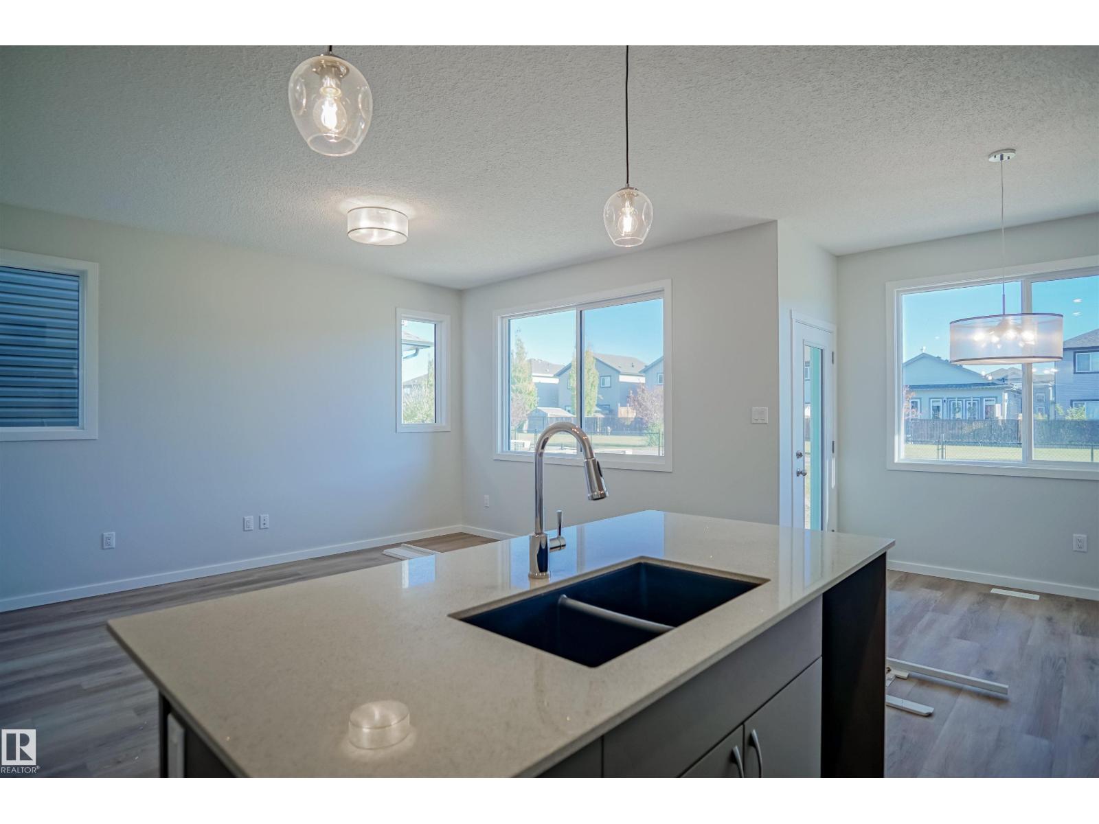 938 18 Av Nw, Edmonton, Alberta  T6T 2V2 - Photo 13 - E4465380