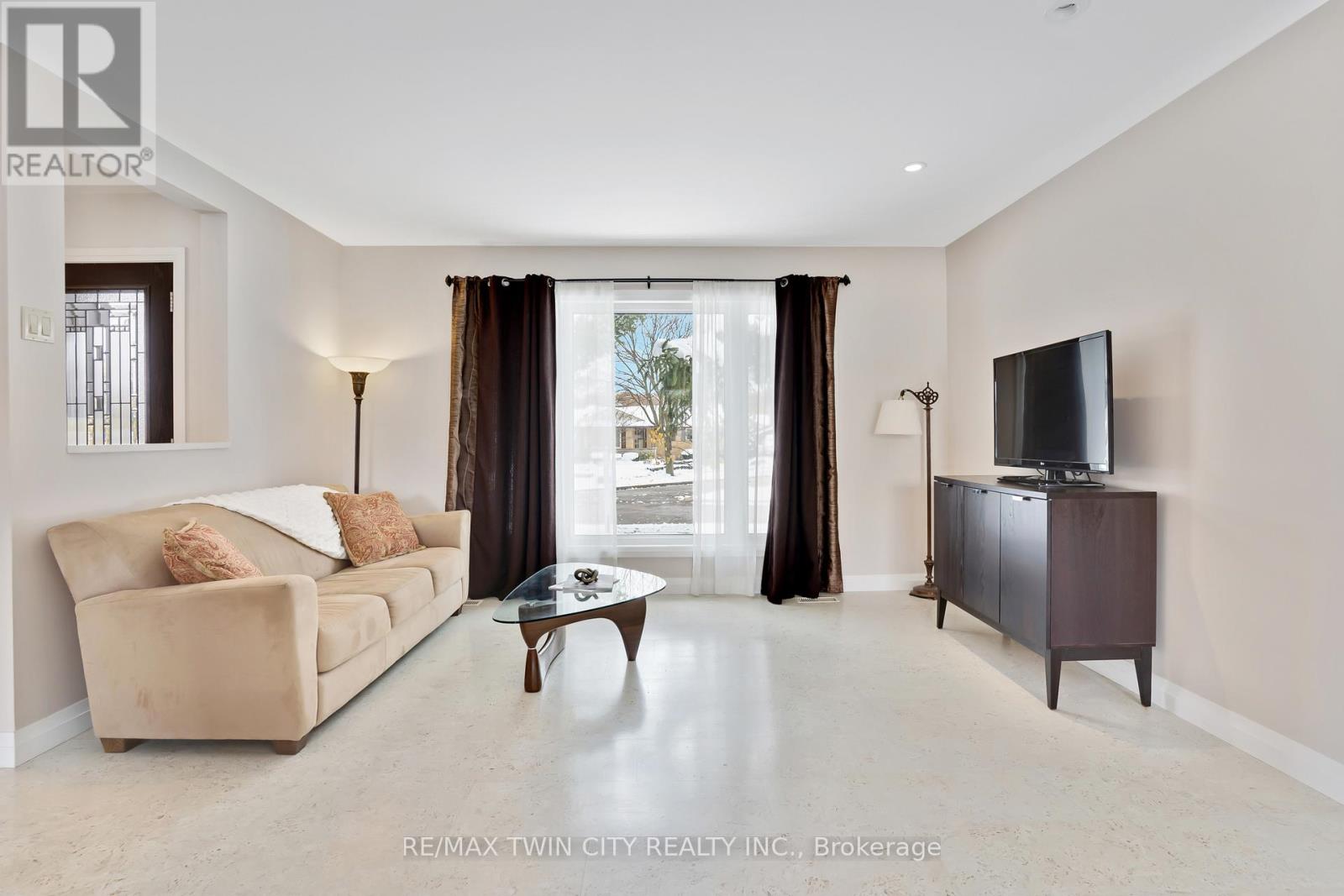 12 Sycamore Place, Kitchener, Ontario  N2M 4G1 - Photo 15 - X12532836