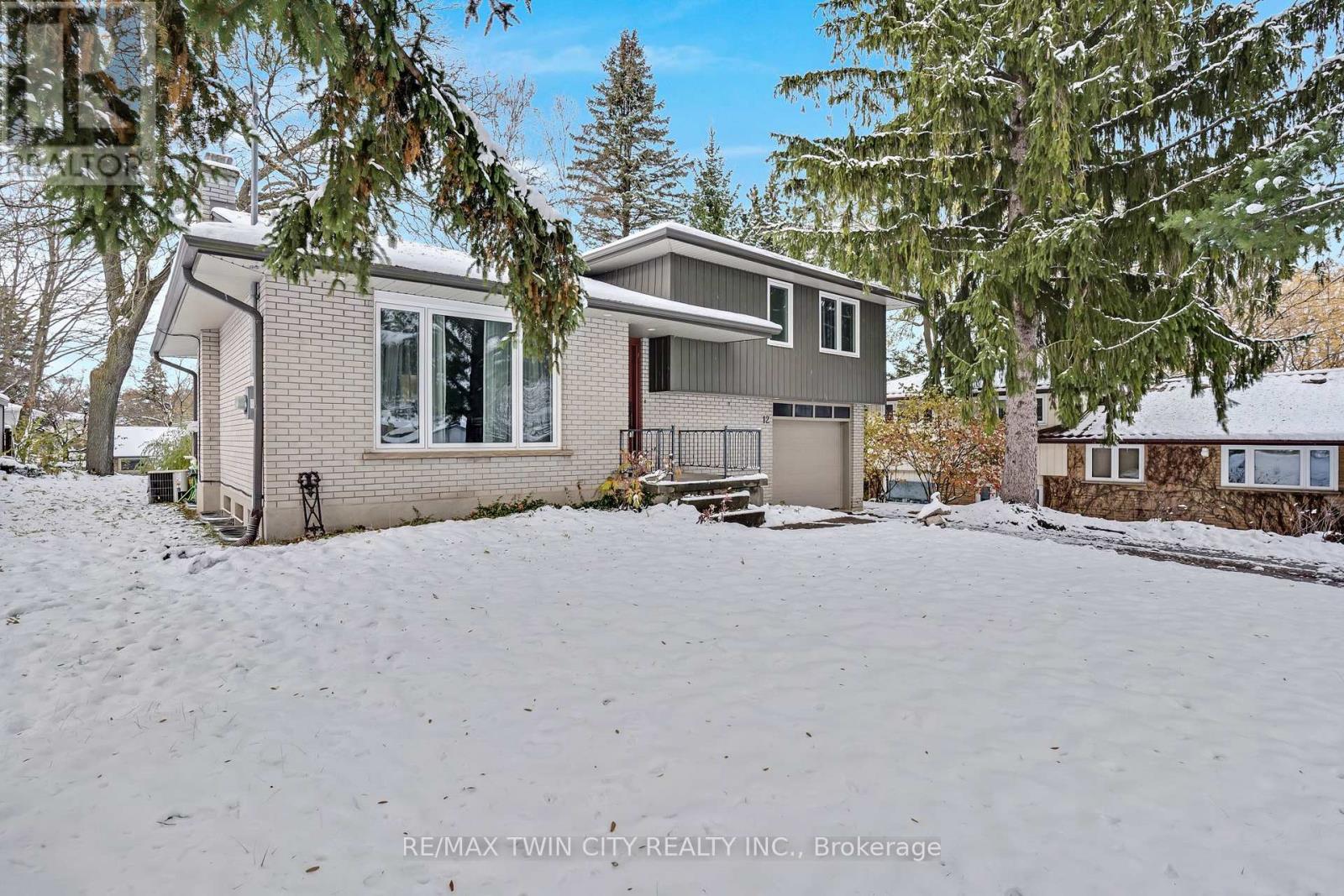 12 Sycamore Place, Kitchener, Ontario  N2M 4G1 - Photo 2 - X12532836