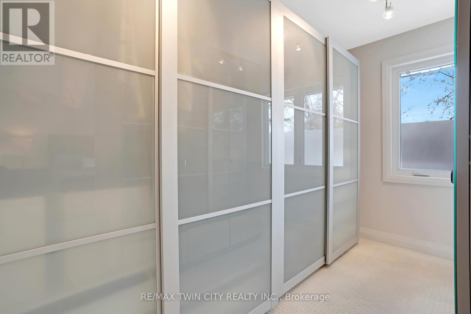 12 Sycamore Place, Kitchener, Ontario  N2M 4G1 - Photo 25 - X12532836