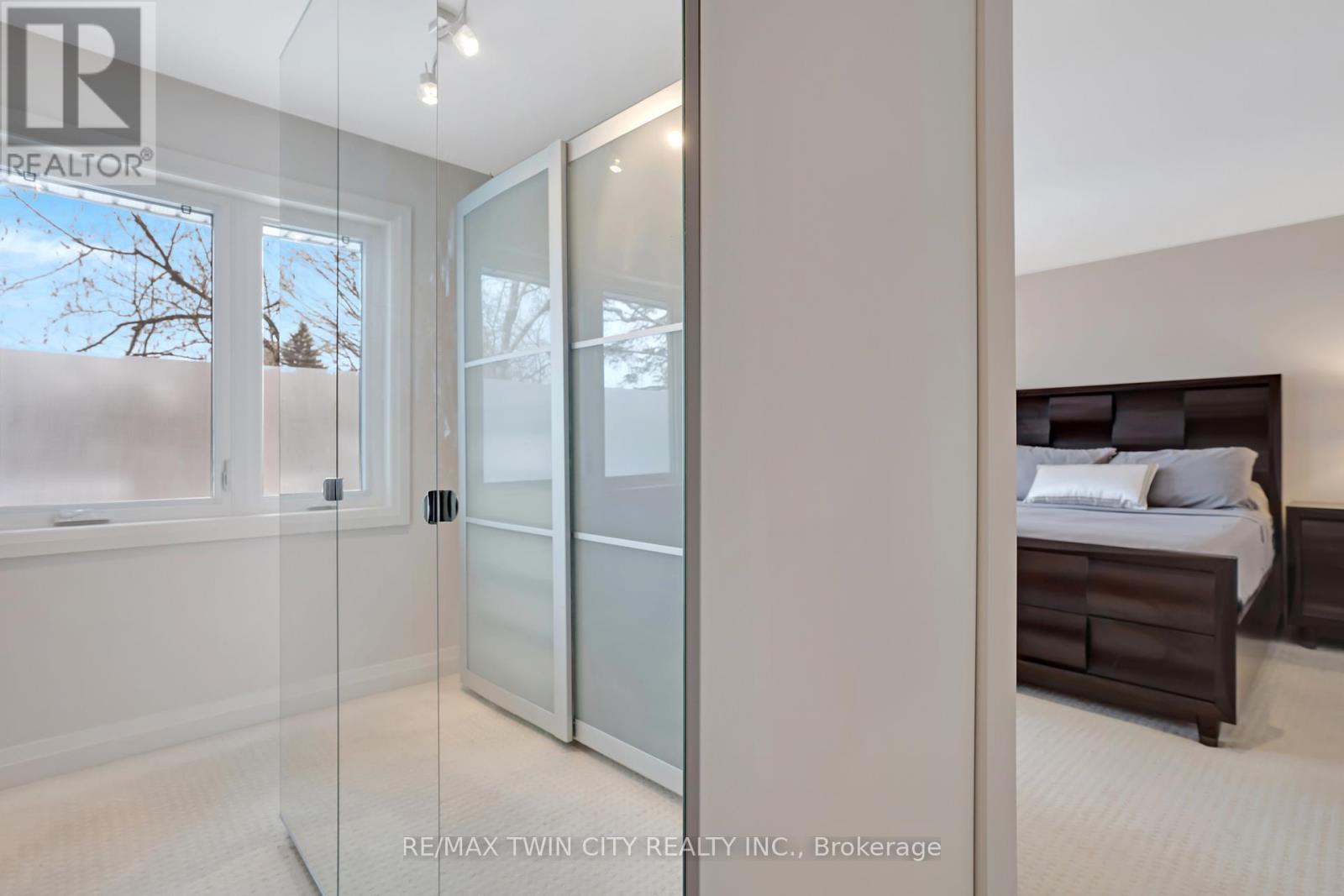 12 Sycamore Place, Kitchener, Ontario  N2M 4G1 - Photo 26 - X12532836