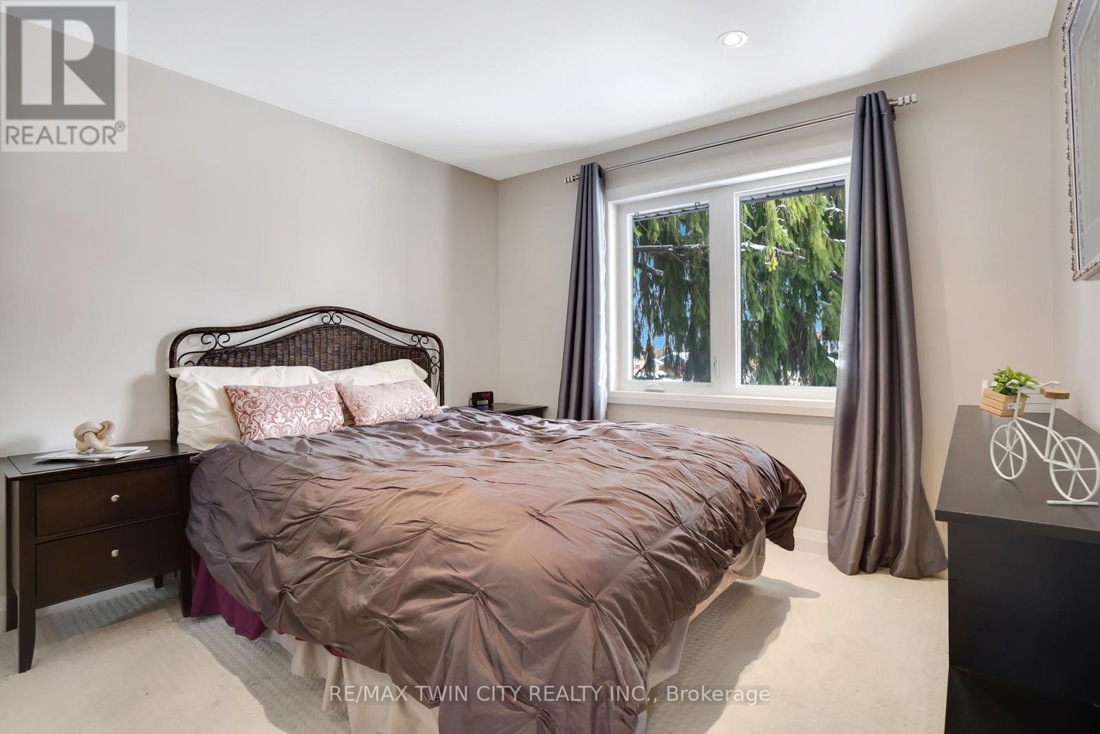 12 Sycamore Place, Kitchener, Ontario  N2M 4G1 - Photo 27 - X12532836