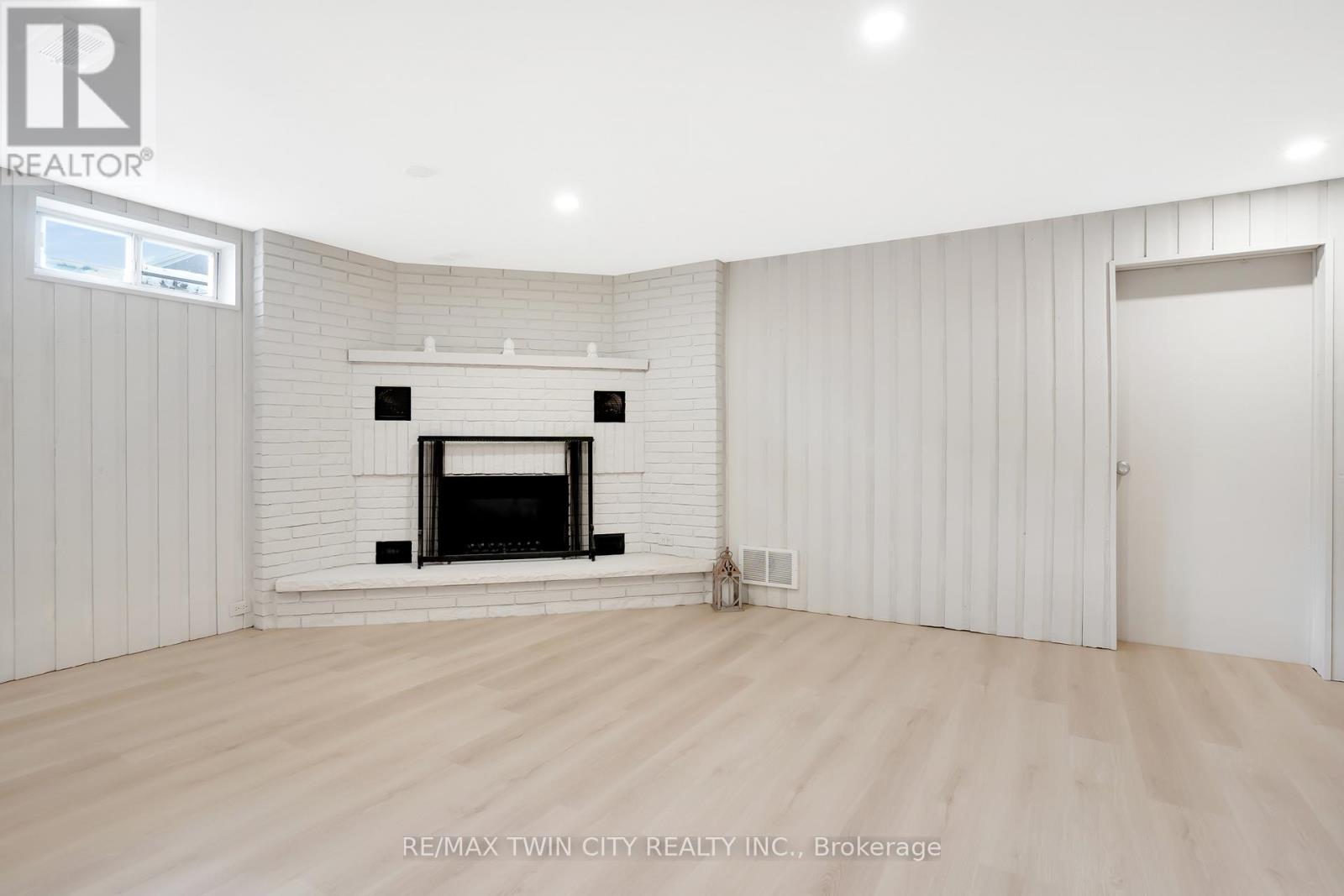 12 Sycamore Place, Kitchener, Ontario  N2M 4G1 - Photo 33 - X12532836