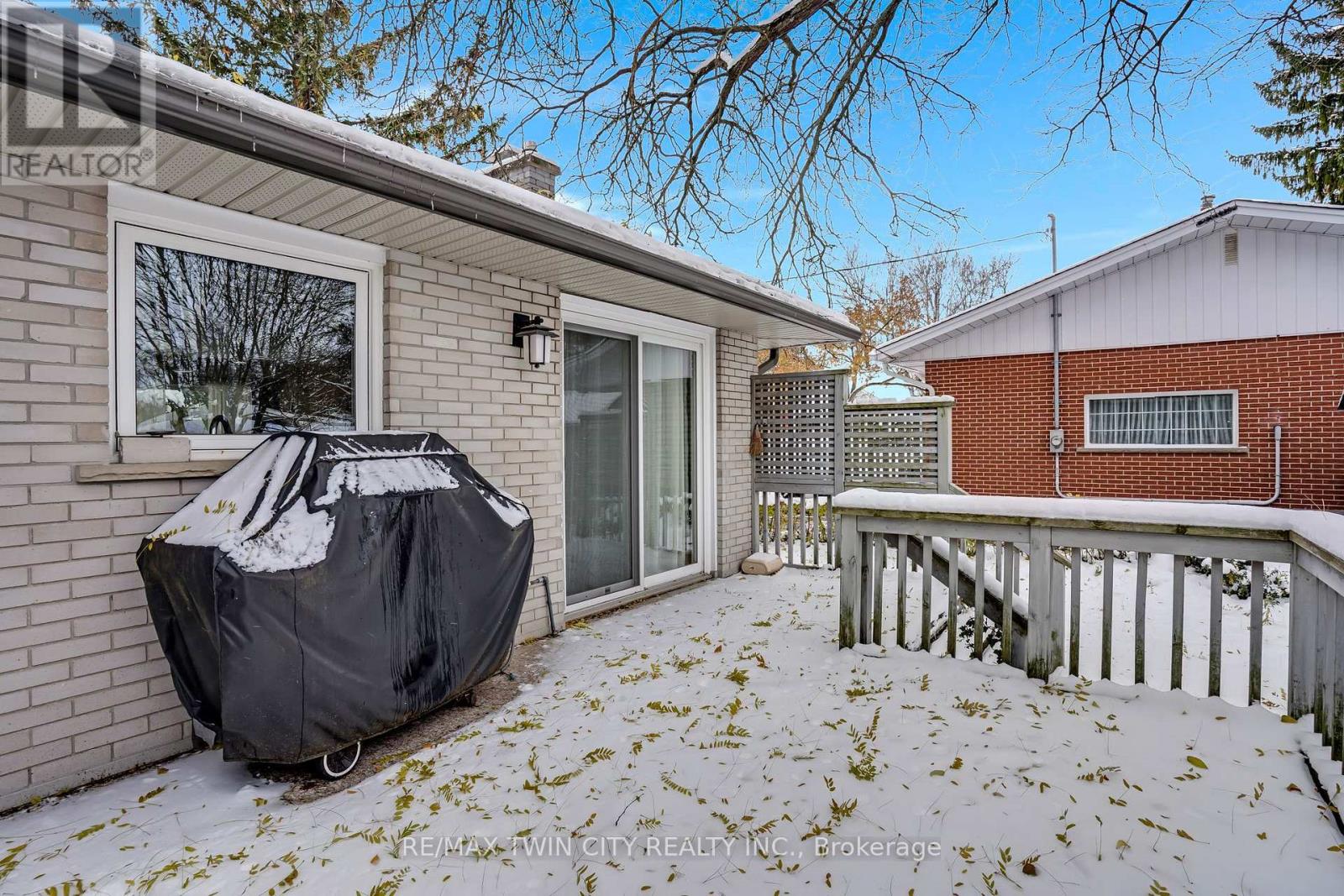 12 Sycamore Place, Kitchener, Ontario  N2M 4G1 - Photo 35 - X12532836