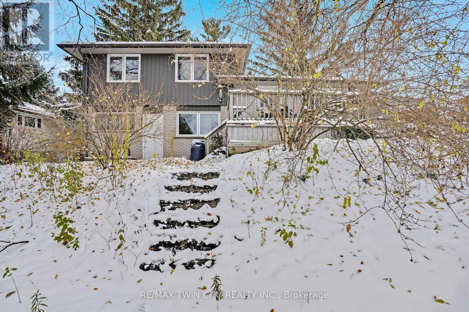 12 Sycamore Place, Kitchener, Ontario  N2M 4G1 - Photo 39 - X12532836