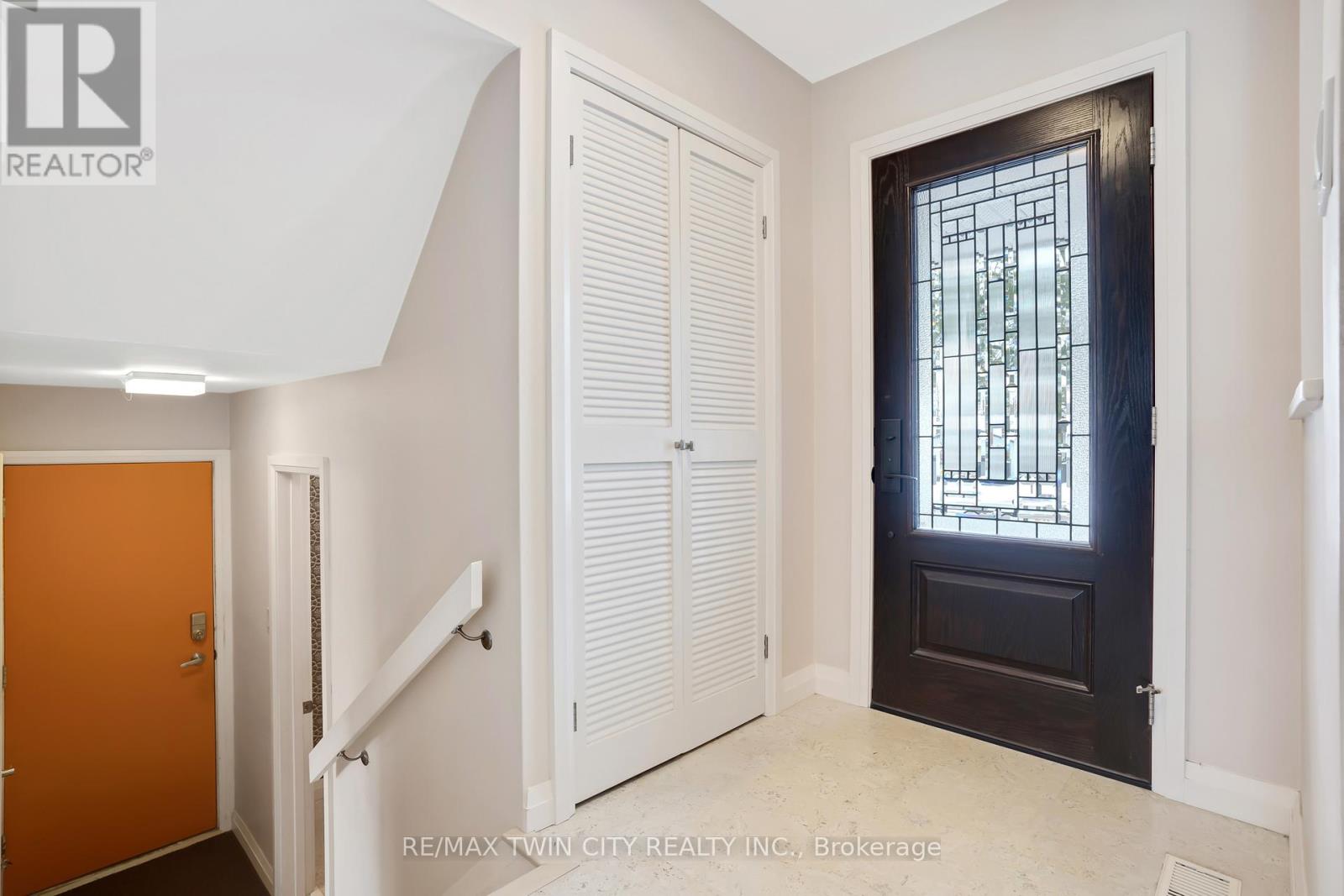 12 Sycamore Place, Kitchener, Ontario  N2M 4G1 - Photo 5 - X12532836