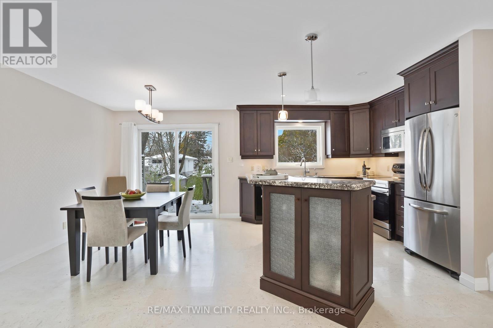 12 Sycamore Place, Kitchener, Ontario  N2M 4G1 - Photo 8 - X12532836