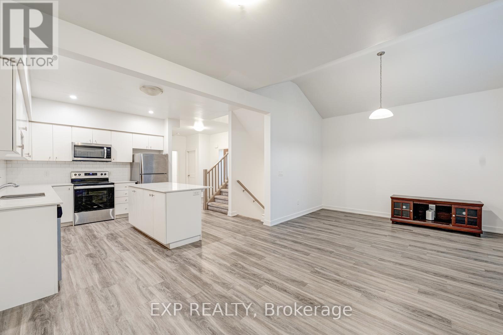 40 - 110 Fergus Avenue, Kitchener, Ontario  N2A 0K9 - Photo 9 - X12531034