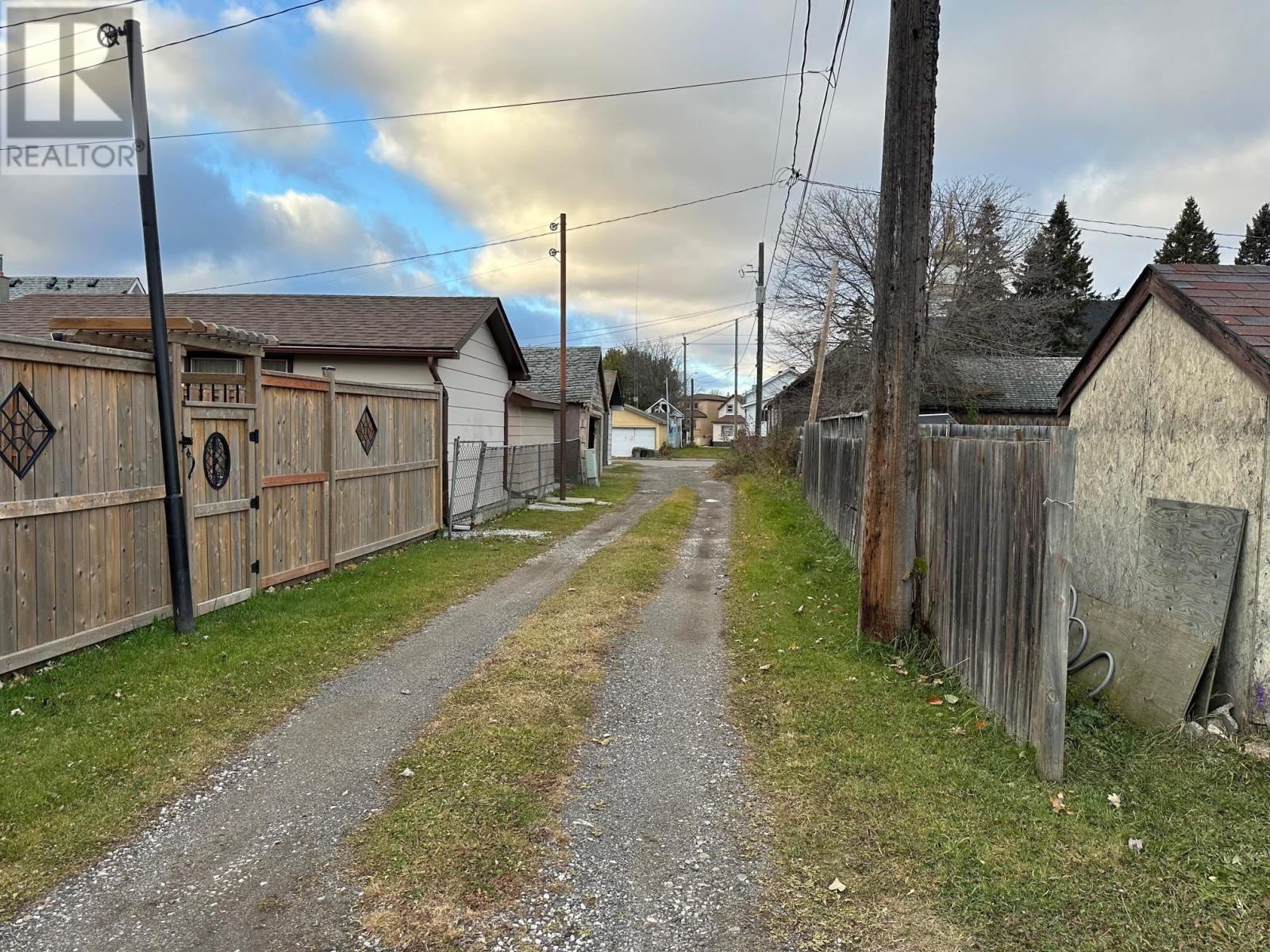 629 Mcpherson St, Thunder Bay, Ontario  P7C 2Y7 - Photo 17 - TB253442