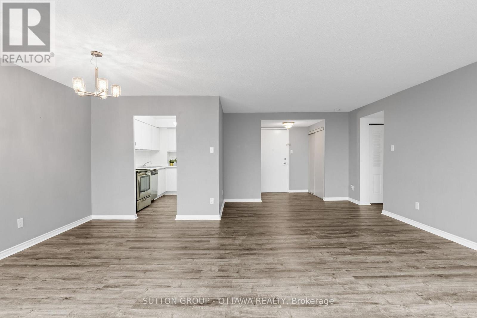 1111 - 2760 Carousel Crescent, Ottawa, Ontario K1T 2N4 - Photo 14 - X12533066