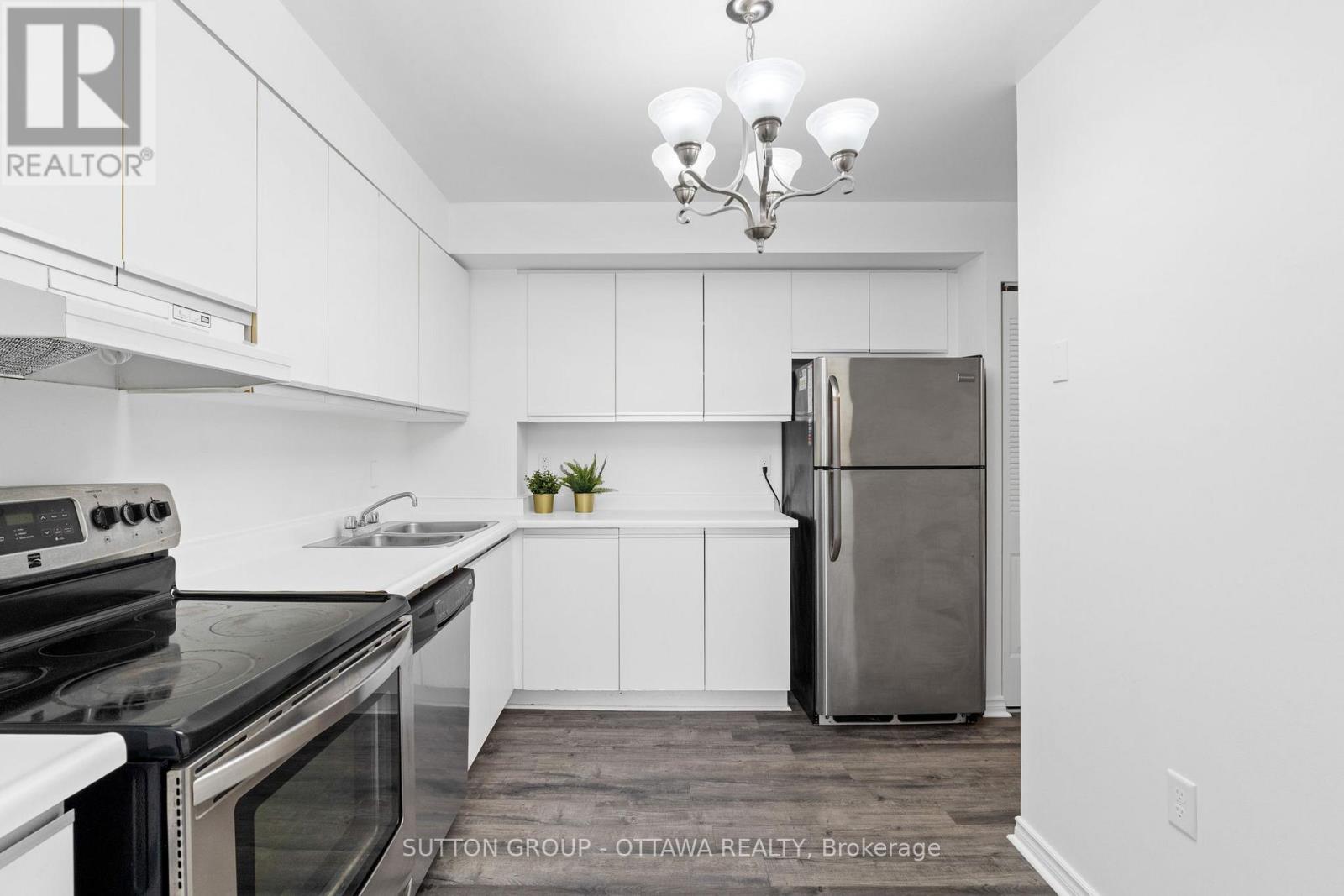 1111 - 2760 Carousel Crescent, Ottawa, Ontario K1T 2N4 - Photo 17 - X12533066