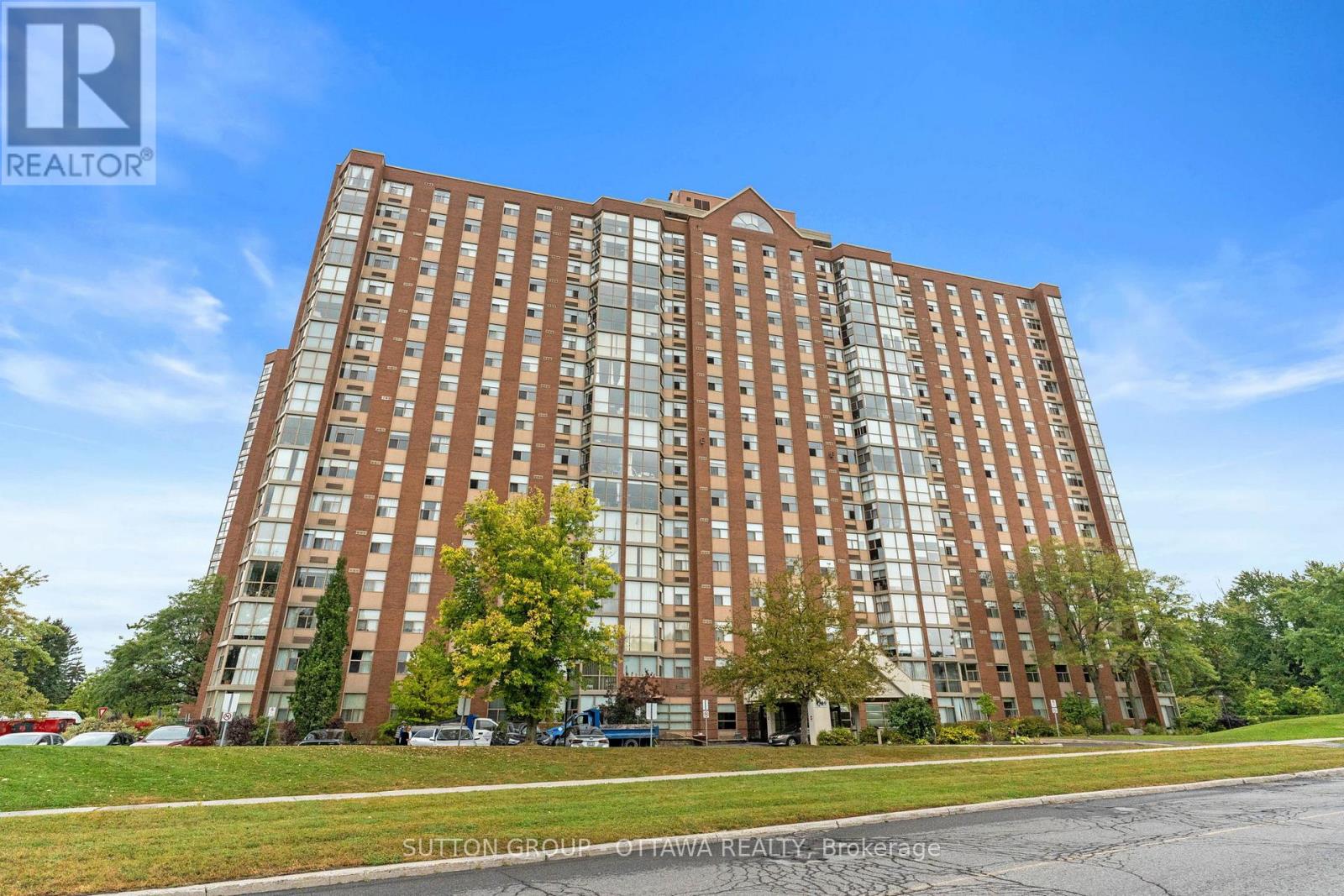 1111 - 2760 Carousel Crescent, Ottawa, Ontario K1T 2N4 - Photo 3 - X12533066