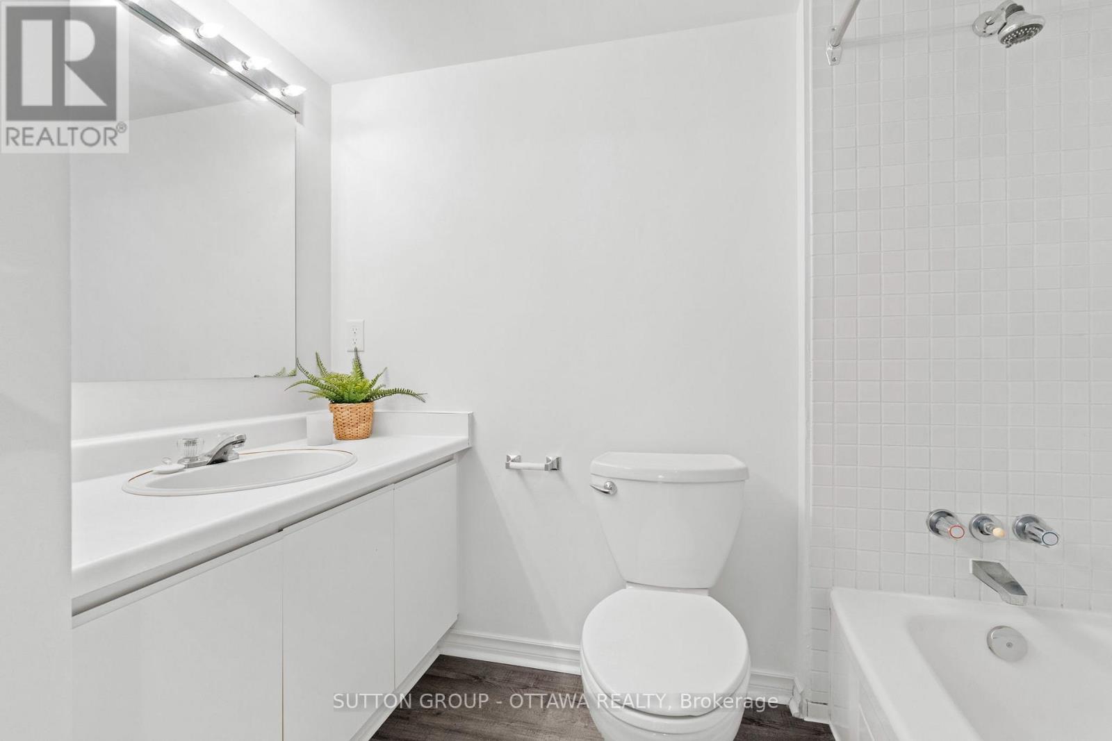 1111 - 2760 Carousel Crescent, Ottawa, Ontario K1T 2N4 - Photo 30 - X12533066