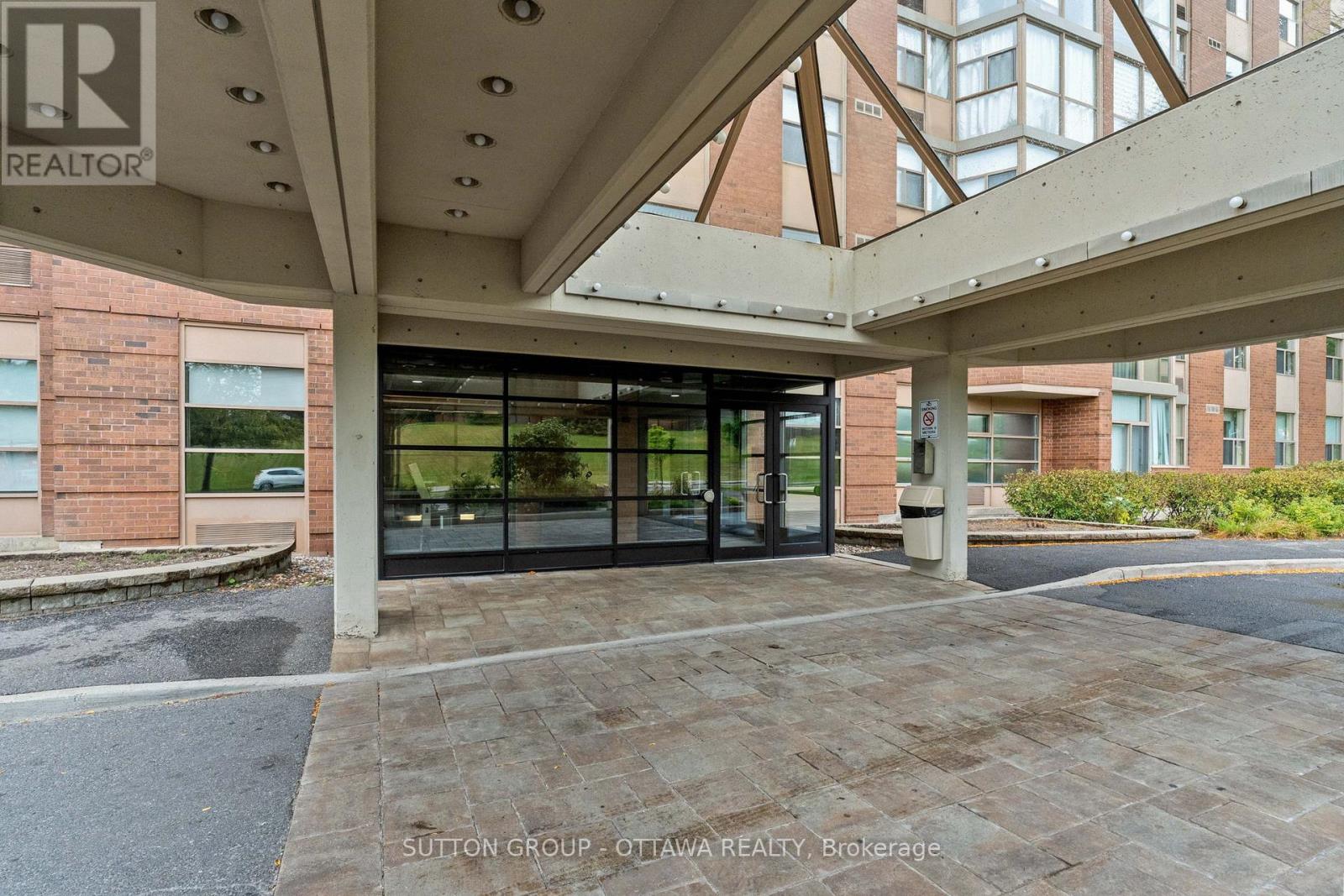 1111 - 2760 Carousel Crescent, Ottawa, Ontario K1T 2N4 - Photo 6 - X12533066