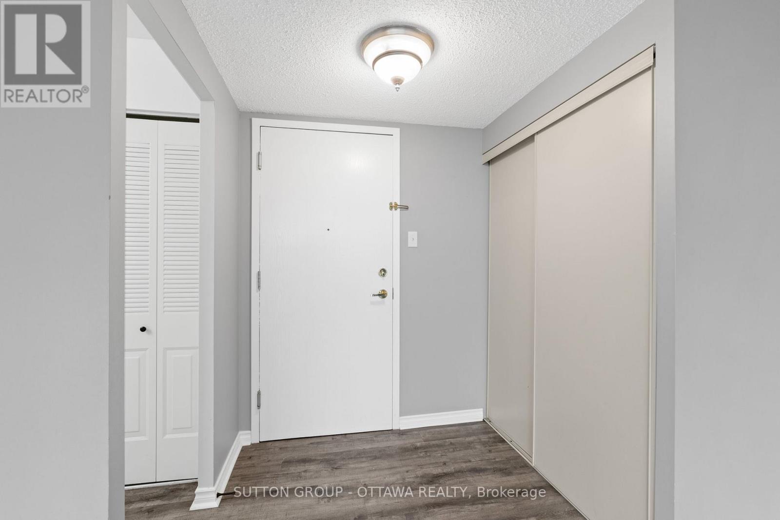 1111 - 2760 Carousel Crescent, Ottawa, Ontario K1T 2N4 - Photo 8 - X12533066