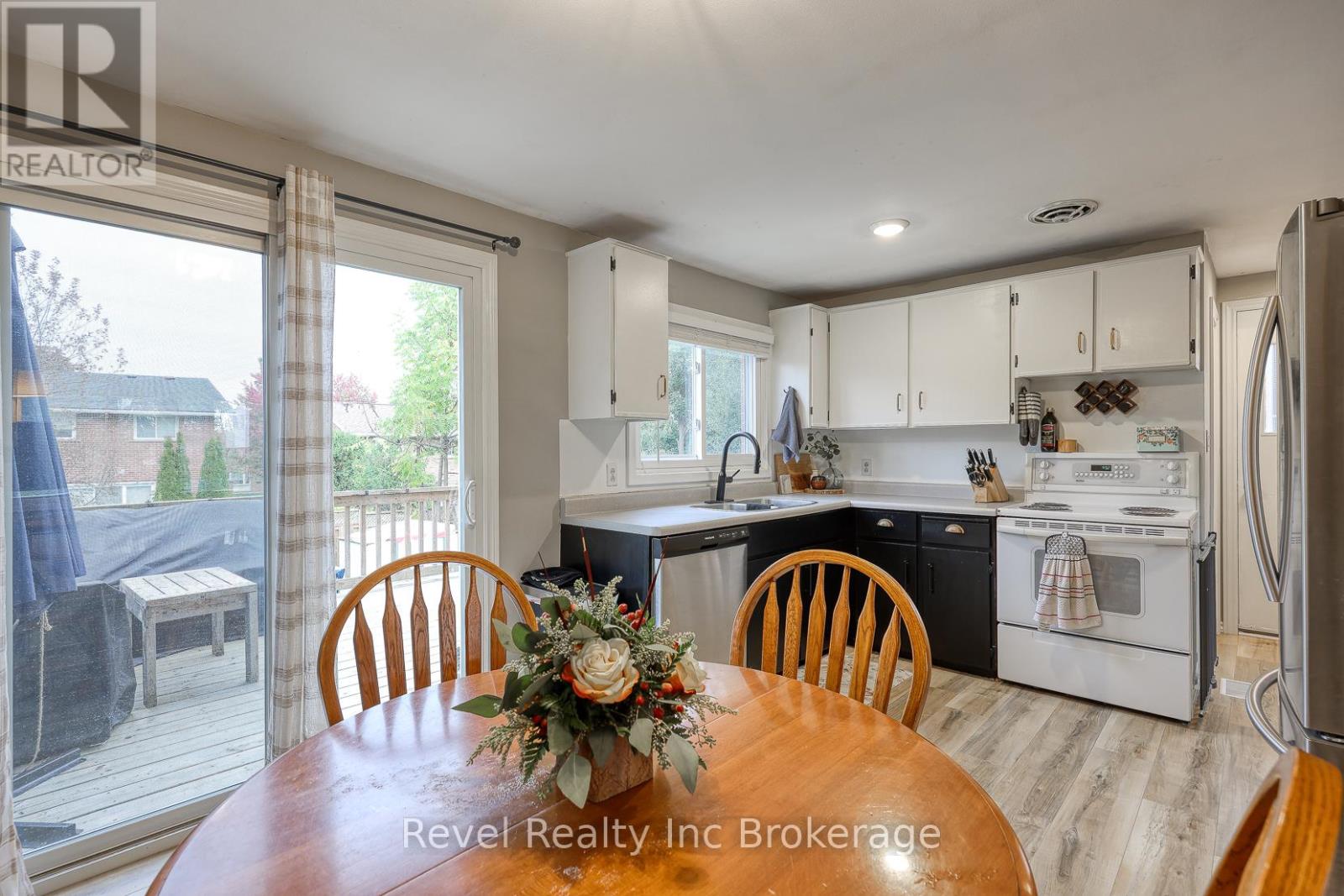 1011b Vanier Avenue, Woodstock, Ontario N4S 4K5 - Photo 10 - X12532932