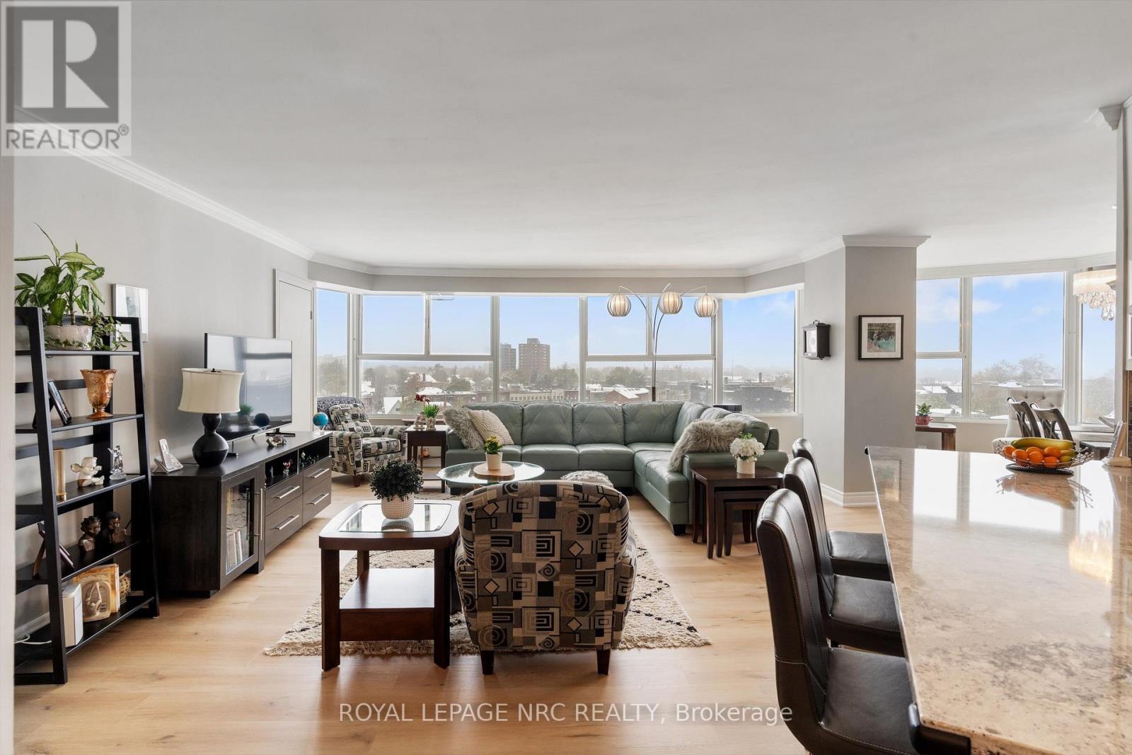 901 - 7 Gale Crescent, St. Catharines, Ontario  L2R 7M8 - Photo 2 - X12533182