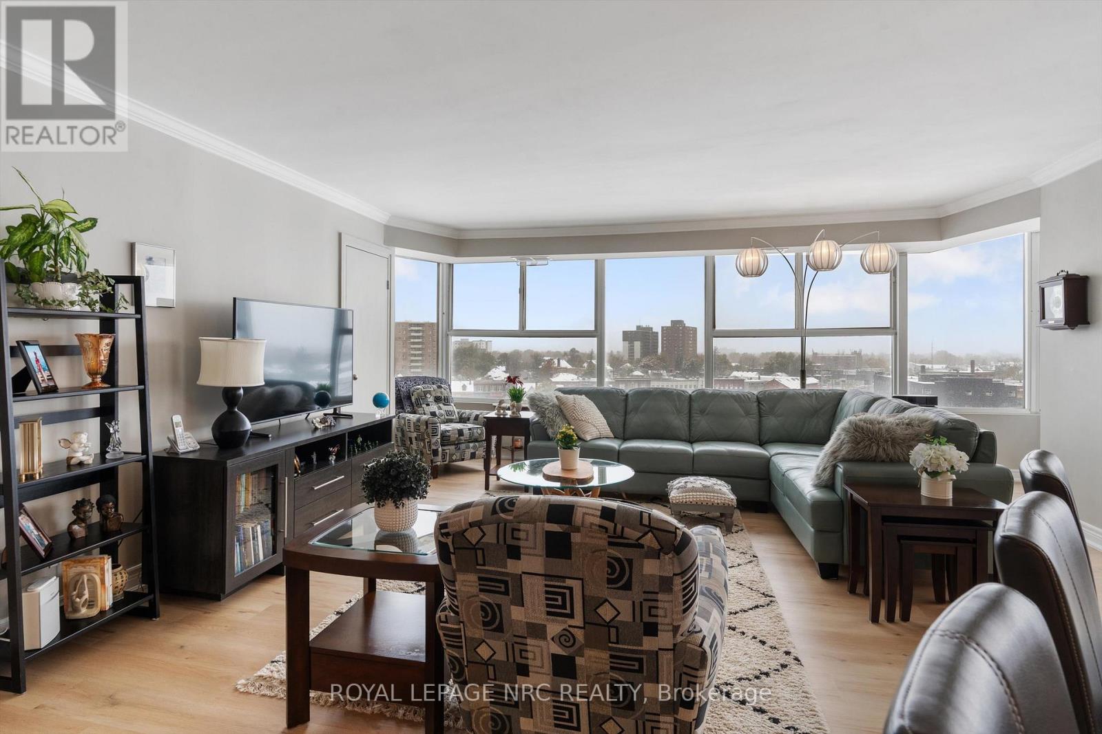 901 - 7 Gale Crescent, St. Catharines, Ontario  L2R 7M8 - Photo 3 - X12533182