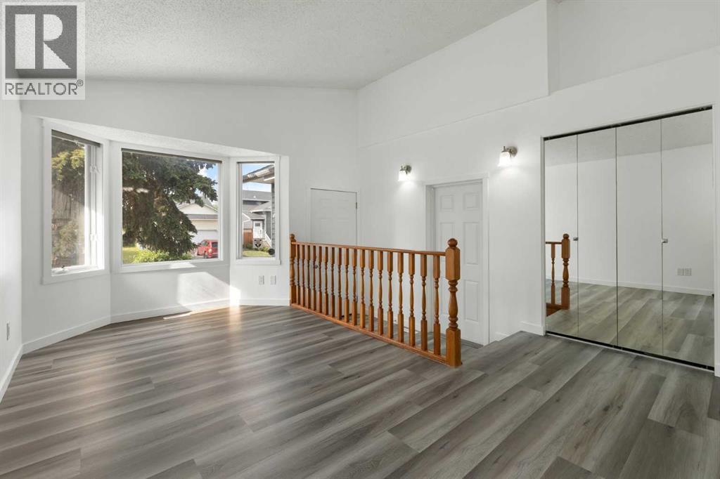 30 Pasadena Gardens Ne, Calgary, Alberta  T1Y 6L9 - Photo 4 - A2246456