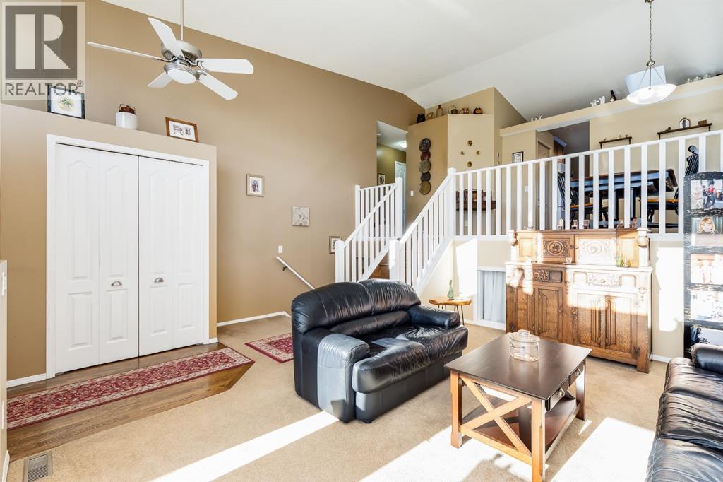 1808 Meadowbrook Gate Se, Airdrie, Alberta  T4A 2B4 - Photo 7 - A2269704