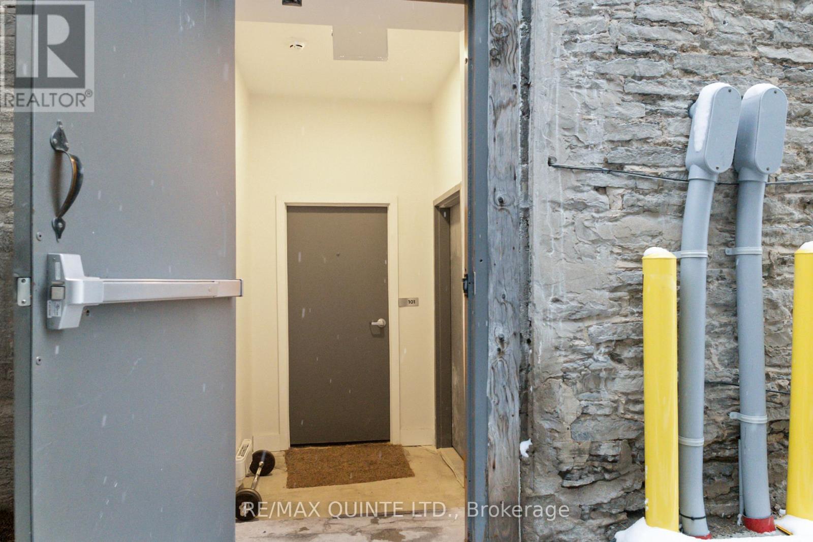 101 - 363 Front Street, Belleville, Ontario K8N 2Z9 - Photo 15 - X12532888