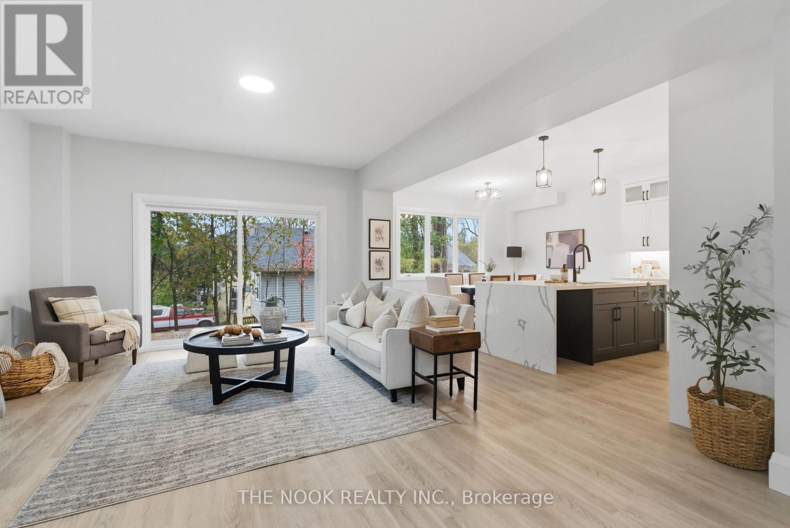 50 Russell Street E, Kawartha Lakes, Ontario K9V 2A6 - Photo 11 - X12533052