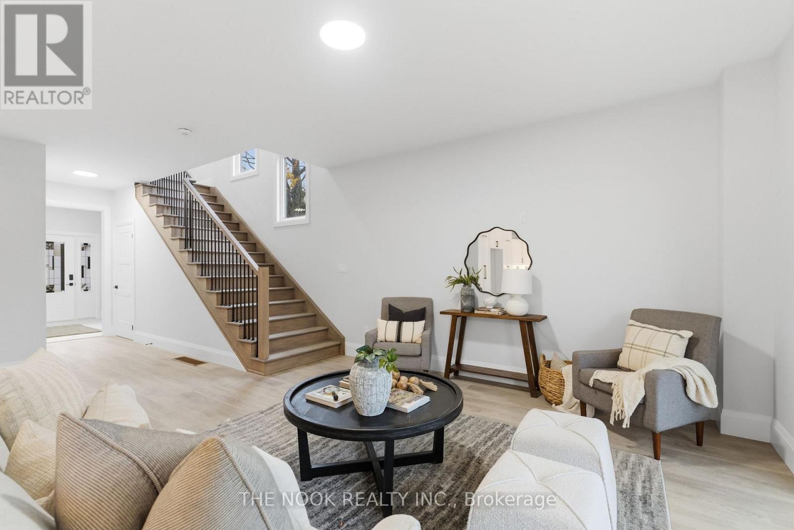 50 Russell Street E, Kawartha Lakes, Ontario K9V 2A6 - Photo 7 - X12533052