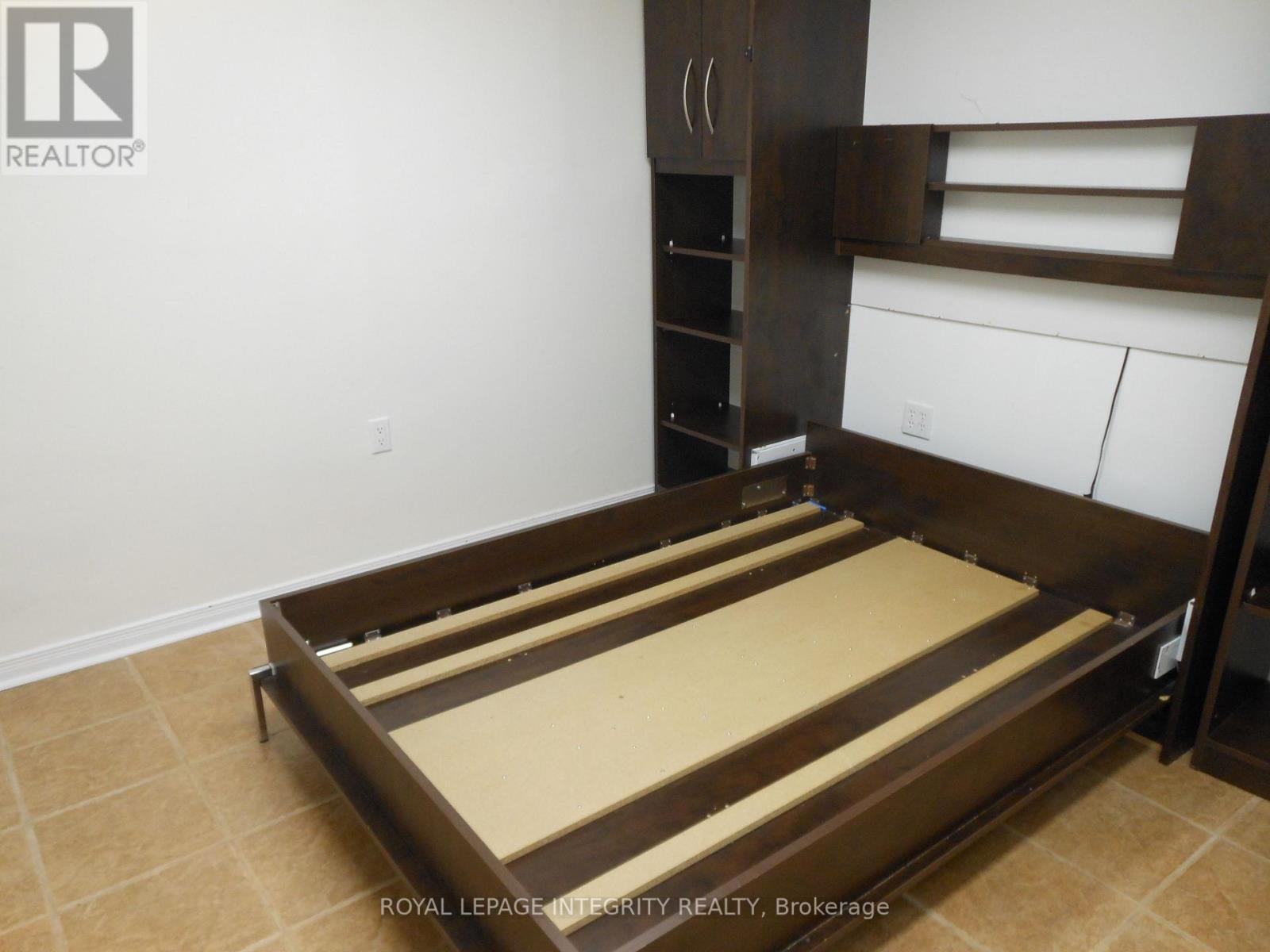 2 Laurie Court, Ottawa, Ontario  K2L 1S3 - Photo 29 - X12452552