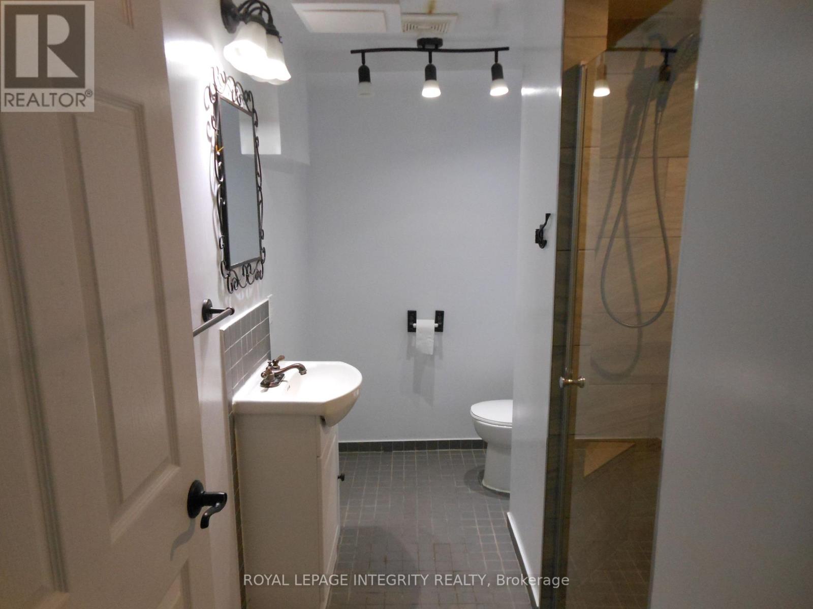 2 Laurie Court, Ottawa, Ontario  K2L 1S3 - Photo 35 - X12452552