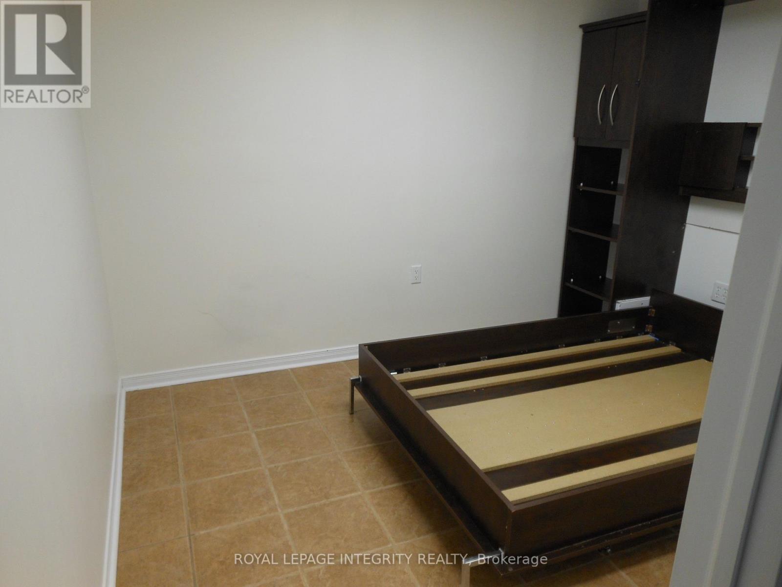 2 Laurie Court, Ottawa, Ontario  K2L 1S3 - Photo 30 - X12452552