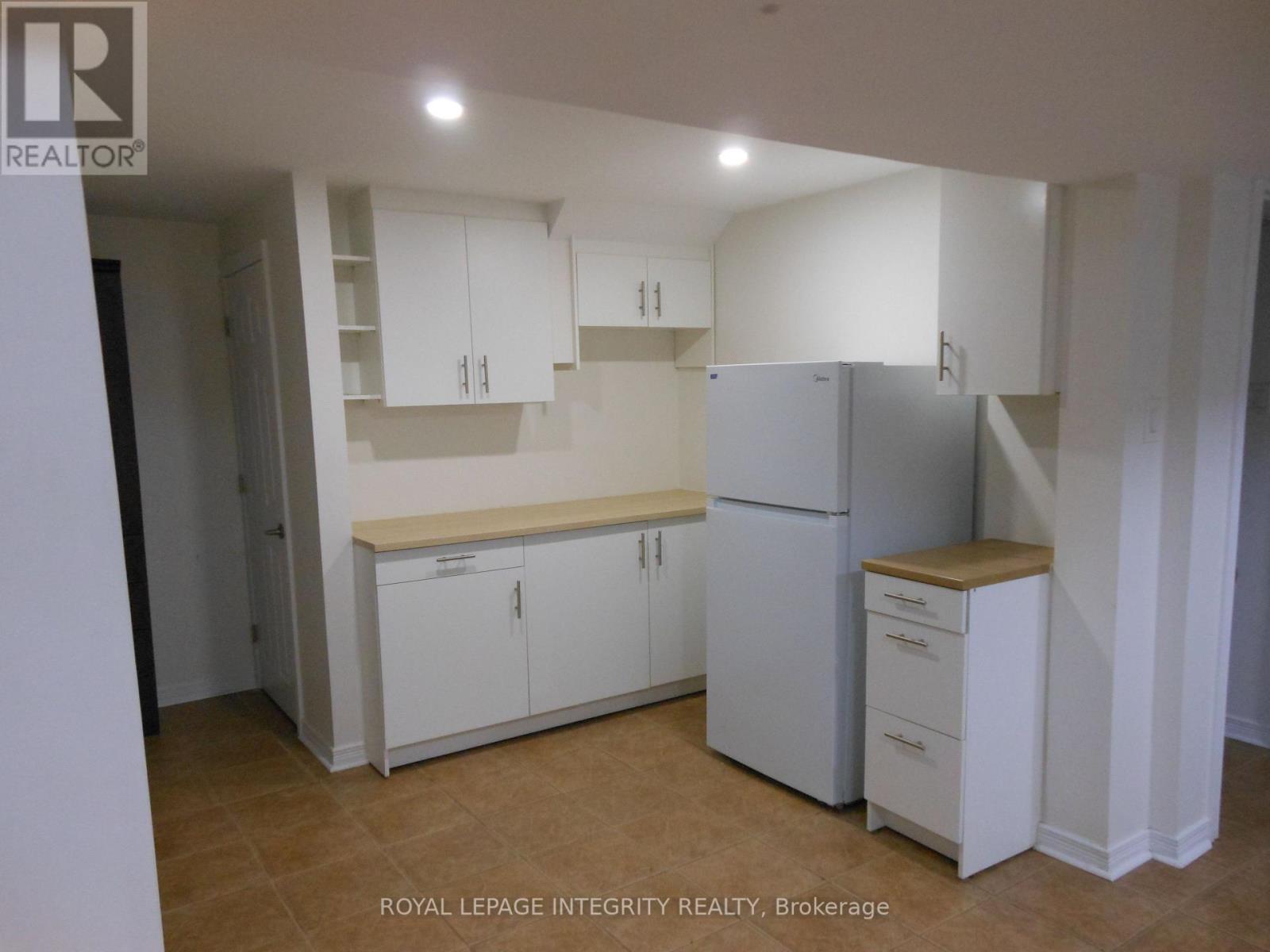 2 Laurie Court, Ottawa, Ontario  K2L 1S3 - Photo 39 - X12452552