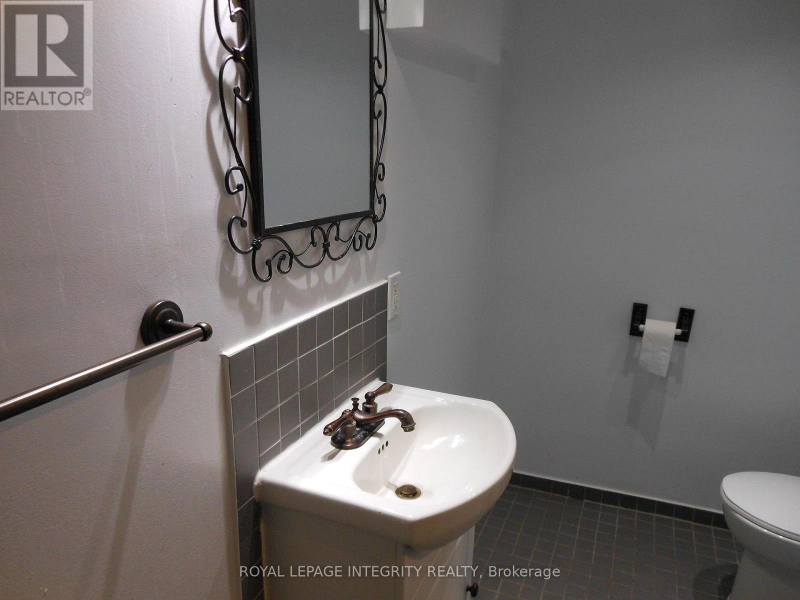 2 Laurie Court, Ottawa, Ontario  K2L 1S3 - Photo 32 - X12452552