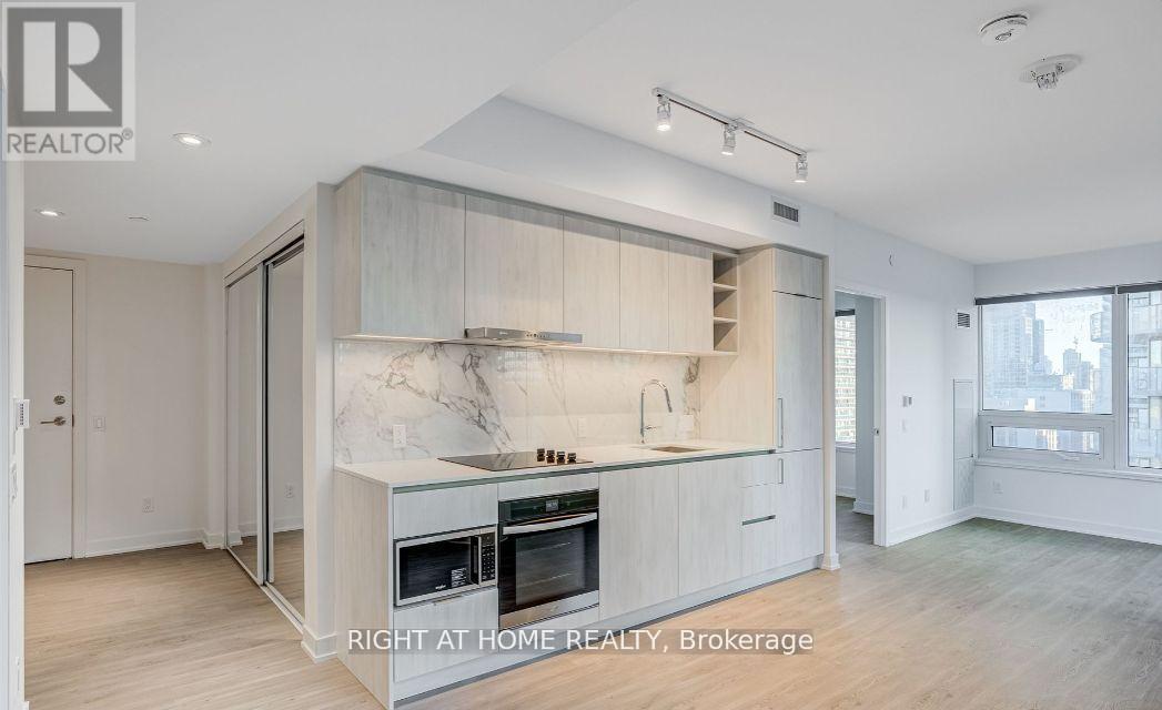 3816 - 8 Wellesley Street W, Toronto, Ontario  M4Y 0J5 - Photo 20 - C12532884