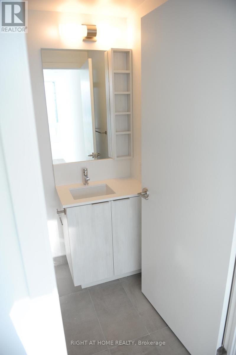 3816 - 8 Wellesley Street W, Toronto, Ontario  M4Y 0J5 - Photo 27 - C12532884