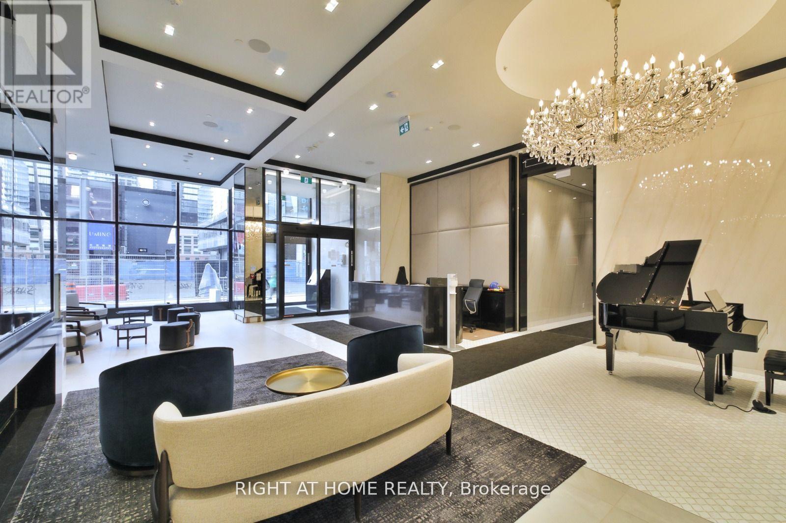 3816 - 8 Wellesley Street W, Toronto, Ontario  M4Y 0J5 - Photo 3 - C12532884