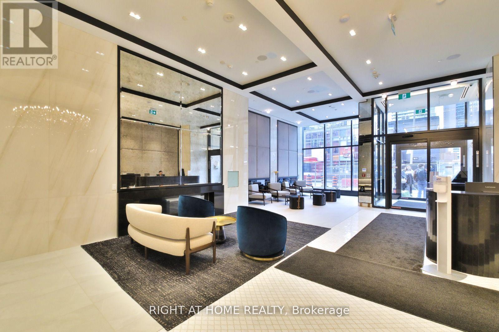 3816 - 8 Wellesley Street W, Toronto, Ontario  M4Y 0J5 - Photo 4 - C12532884