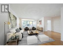 19 Arlstan Drive, Toronto (Bathurst Manor), Ca