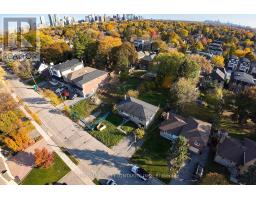 389B HOUNSLOW AVENUE, Toronto, Ontario