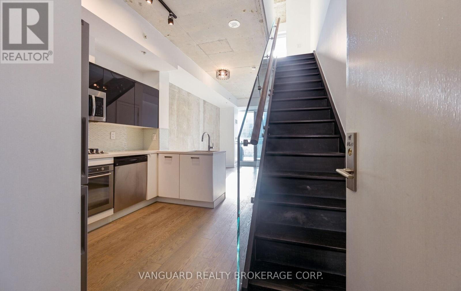 1010 - 39 Brant Street, Toronto, Ontario  M5V 0M8 - Photo 10 - C12533070