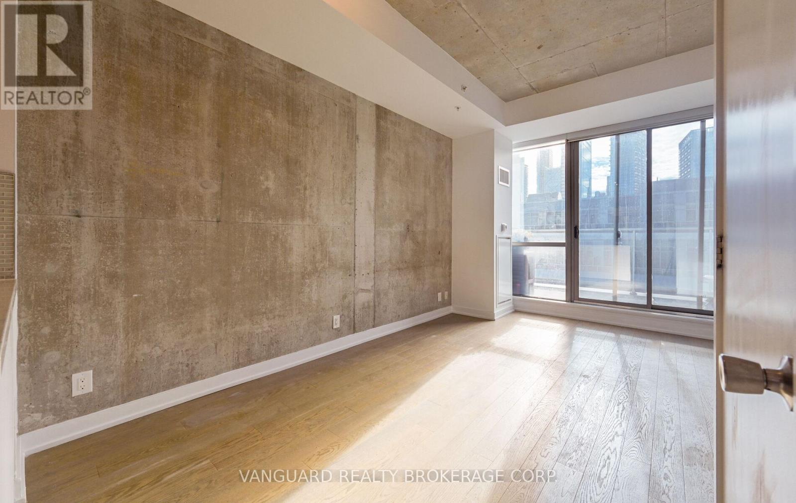 1010 - 39 Brant Street, Toronto, Ontario  M5V 0M8 - Photo 13 - C12533070