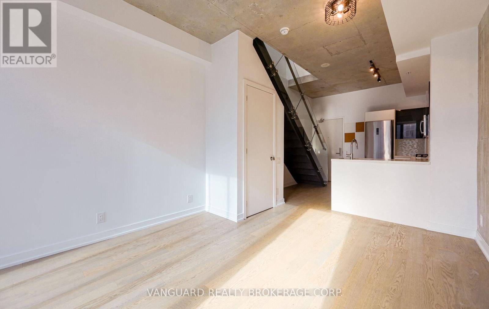 1010 - 39 Brant Street, Toronto, Ontario  M5V 0M8 - Photo 14 - C12533070