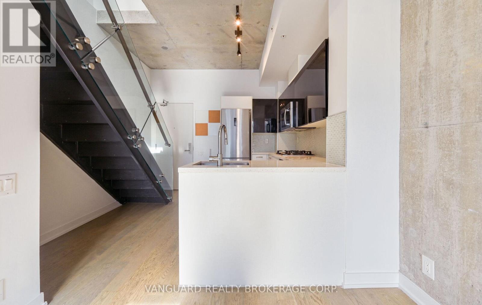 1010 - 39 Brant Street, Toronto, Ontario  M5V 0M8 - Photo 17 - C12533070