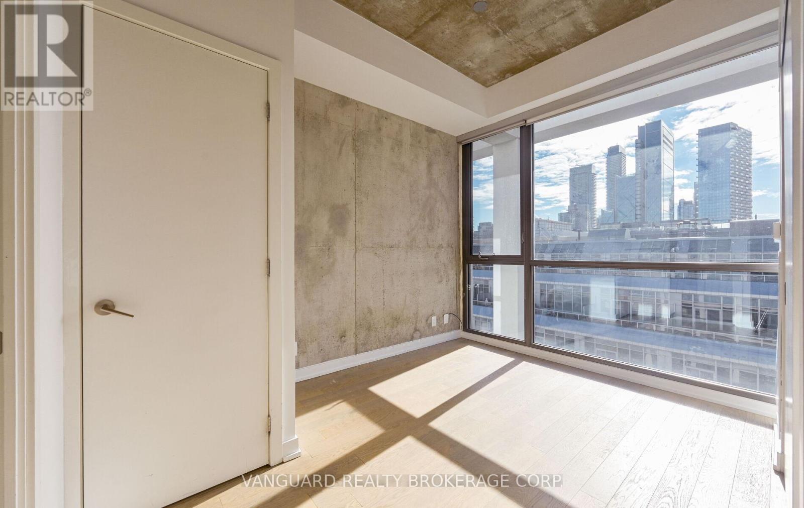 1010 - 39 Brant Street, Toronto, Ontario  M5V 0M8 - Photo 25 - C12533070