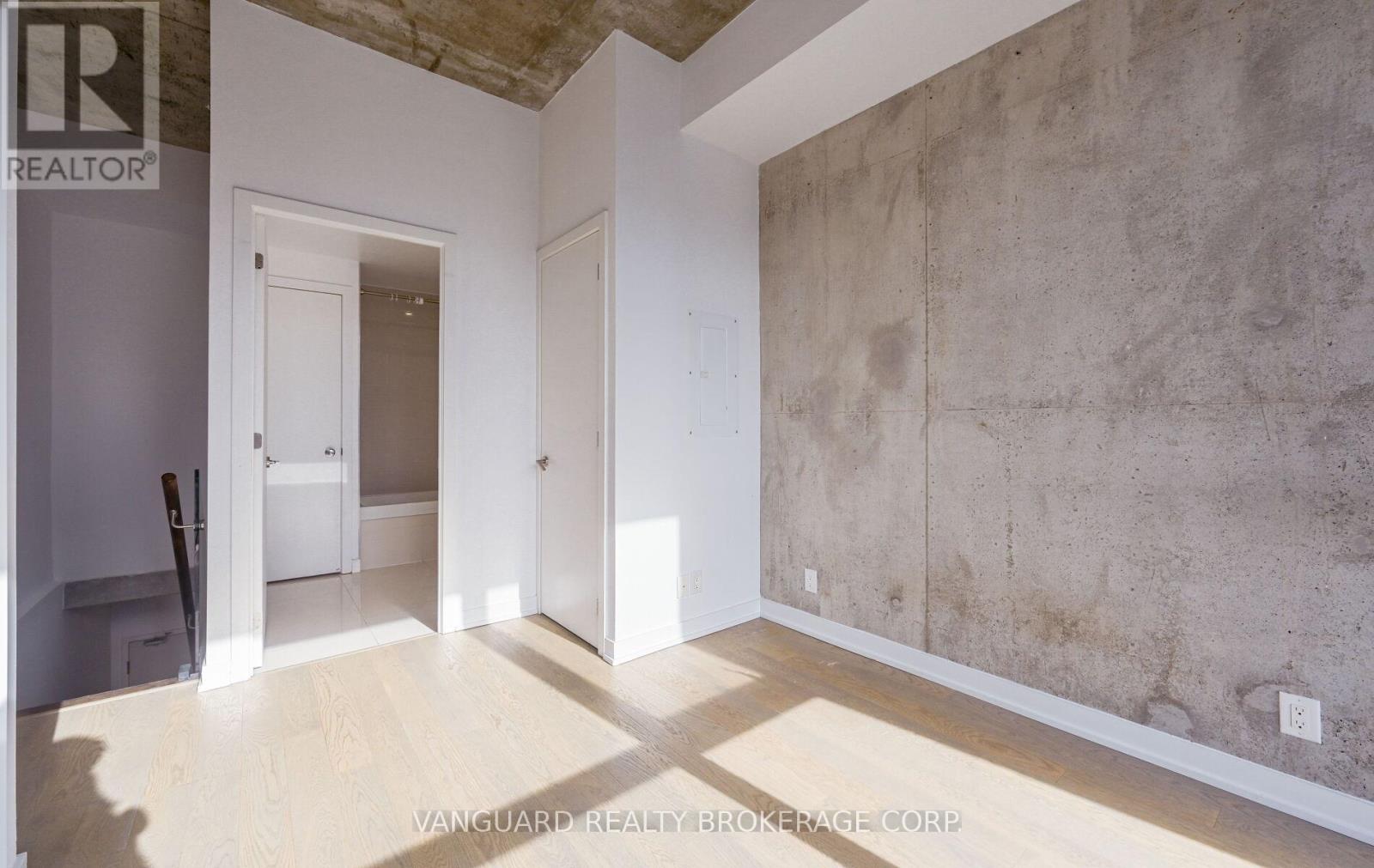 1010 - 39 Brant Street, Toronto, Ontario  M5V 0M8 - Photo 28 - C12533070