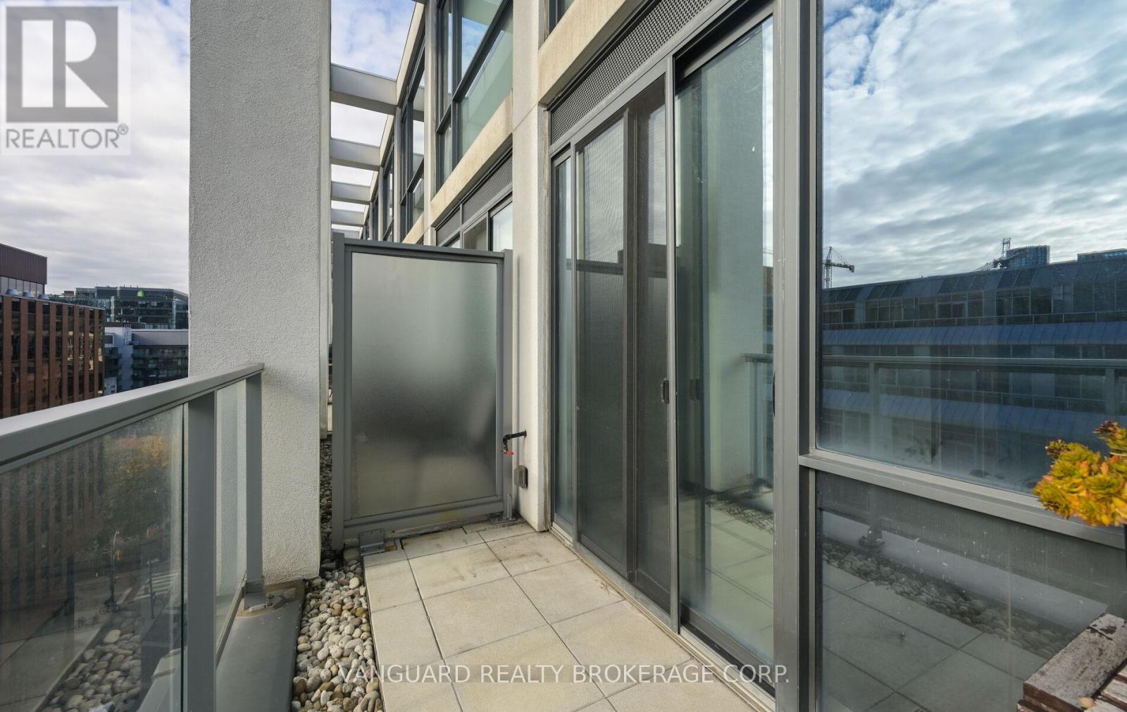 1010 - 39 Brant Street, Toronto, Ontario  M5V 0M8 - Photo 36 - C12533070