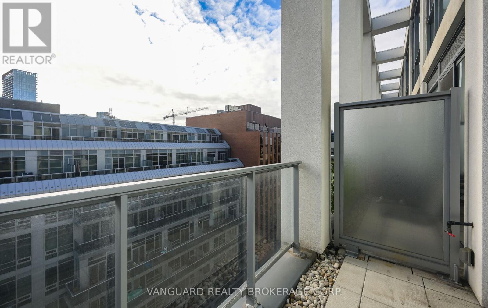 1010 - 39 Brant Street, Toronto, Ontario  M5V 0M8 - Photo 37 - C12533070