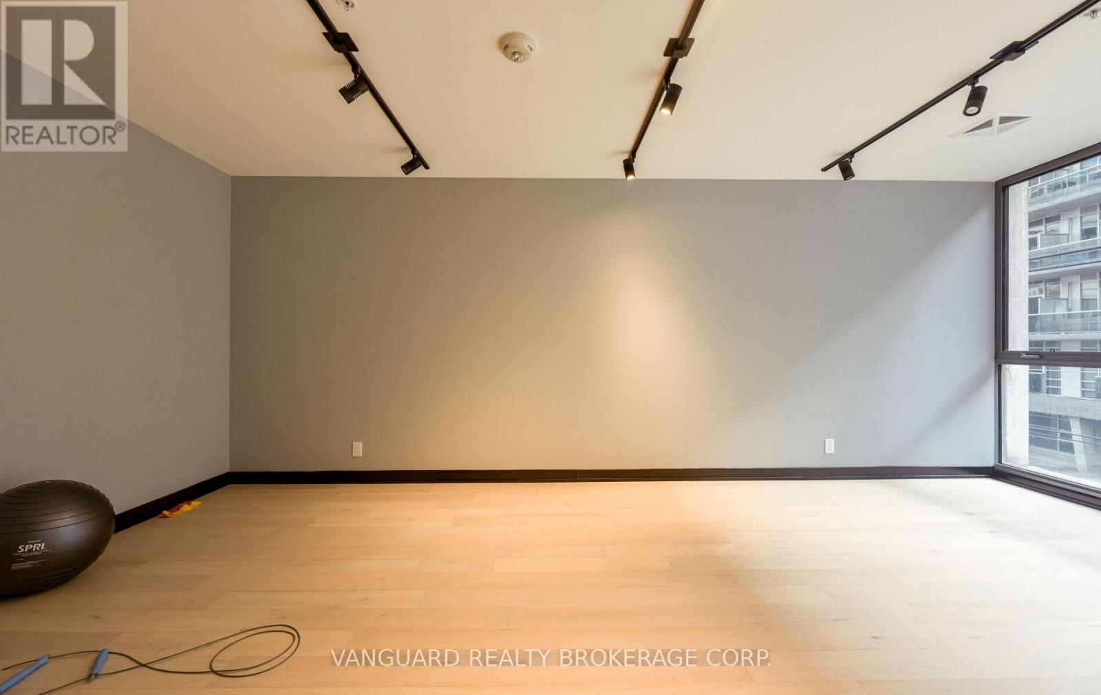 1010 - 39 Brant Street, Toronto, Ontario  M5V 0M8 - Photo 44 - C12533070