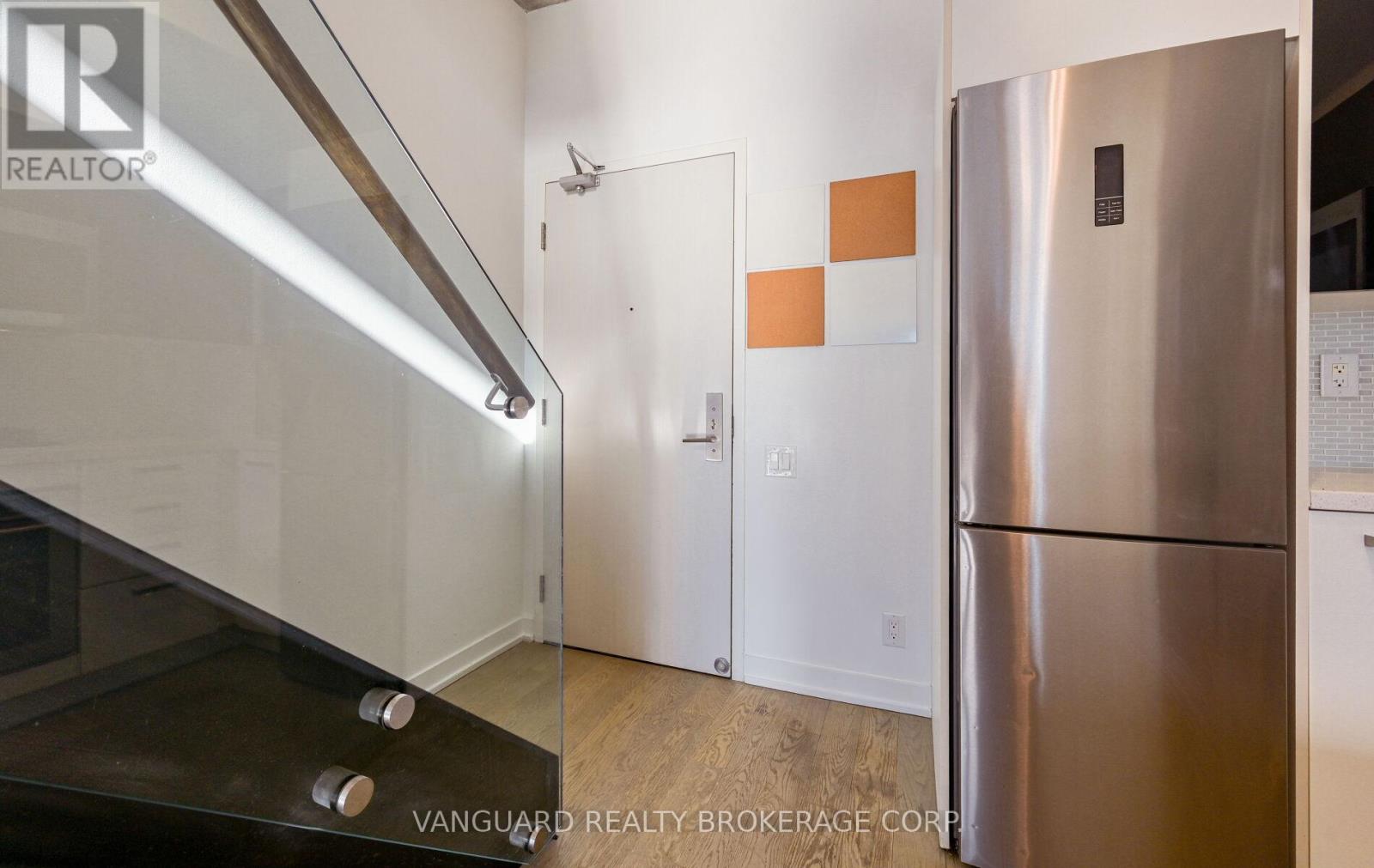 1010 - 39 Brant Street, Toronto, Ontario  M5V 0M8 - Photo 9 - C12533070