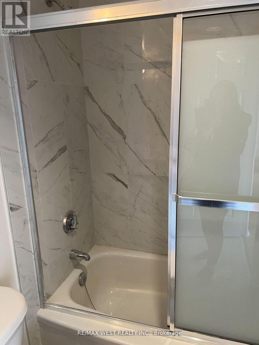 1412 - 30 Greenfield Avenue, Toronto, Ontario  M2N 6N3 - Photo 16 - C12533138