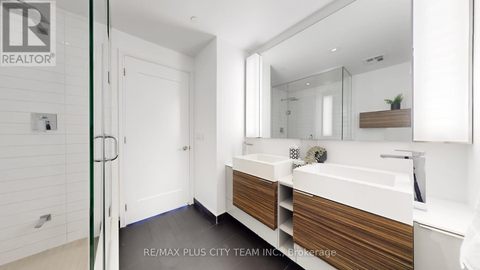 5504 - 88 Scott Street, Toronto, Ontario  M5E 0A9 - Photo 25 - C12533166